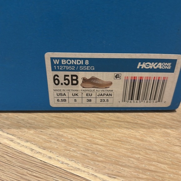HOKA Women Bondi 8 Running Shoe Sneaker 1127952 - Picture 2 of 7